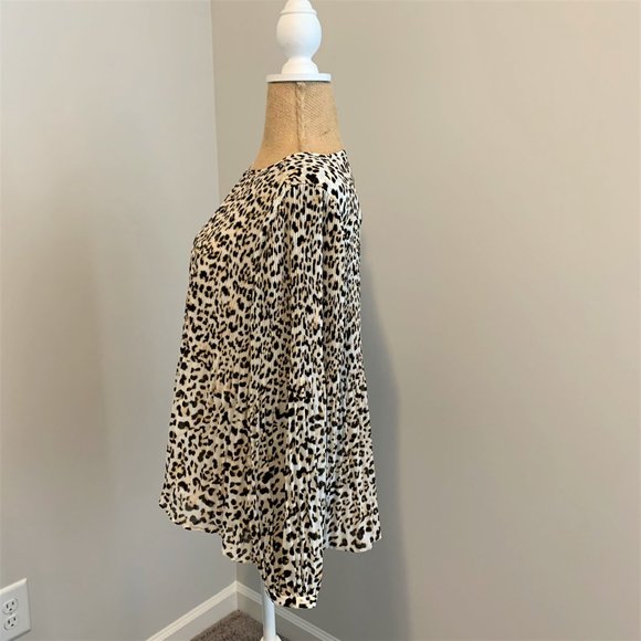 NWT Banana Republic Top Blouse Cheetah Print Pleated MP NWT - Picture 2 of 8